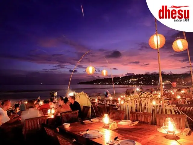 Phinisi sunset dinner cruise Bali southern coast buffet