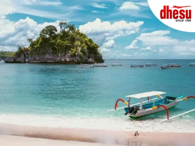 Crystal Bay Nusa Penida Bali clear water snorkelling