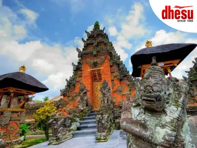 Lush Tegalalang rice terraces and tropical jungle in Ubud highlands, Bali