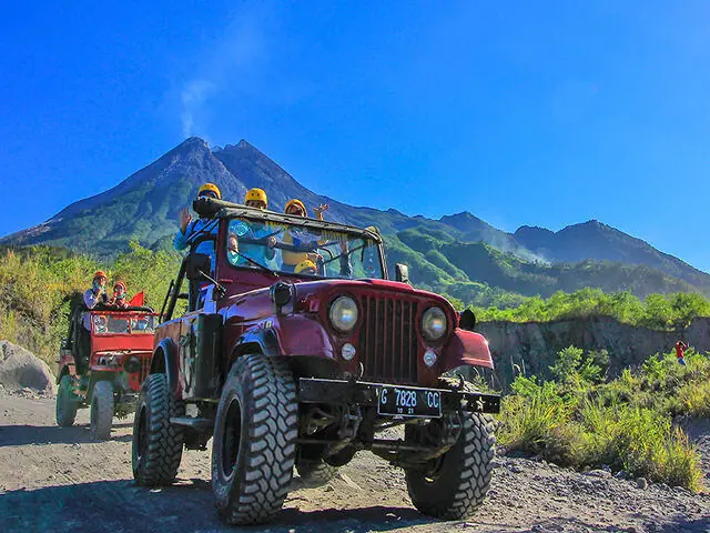 4 Days Yogyakarta Adventure — Timang Beach & Caves