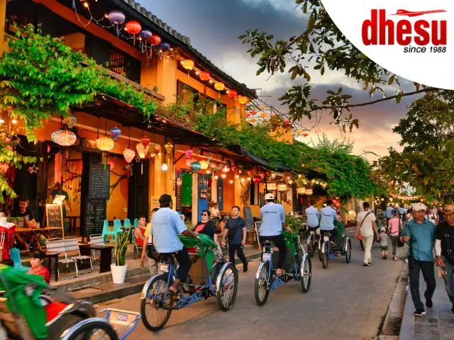 Hoi An Ancient Town Japanese Covered Bridge UNESCO Vietnam lanterns
